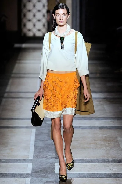 Look 4